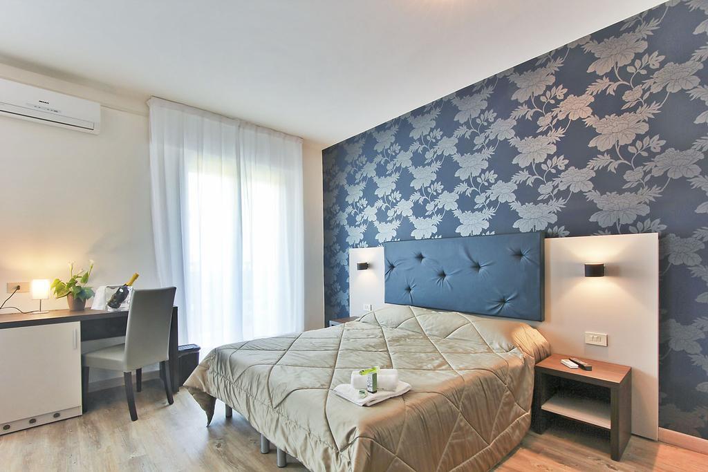 Hotel Gambrinus Lignano Sabbiadoro Exterior foto