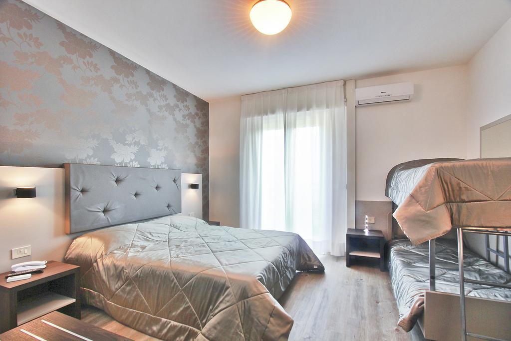 Hotel Gambrinus Lignano Sabbiadoro Cameră foto