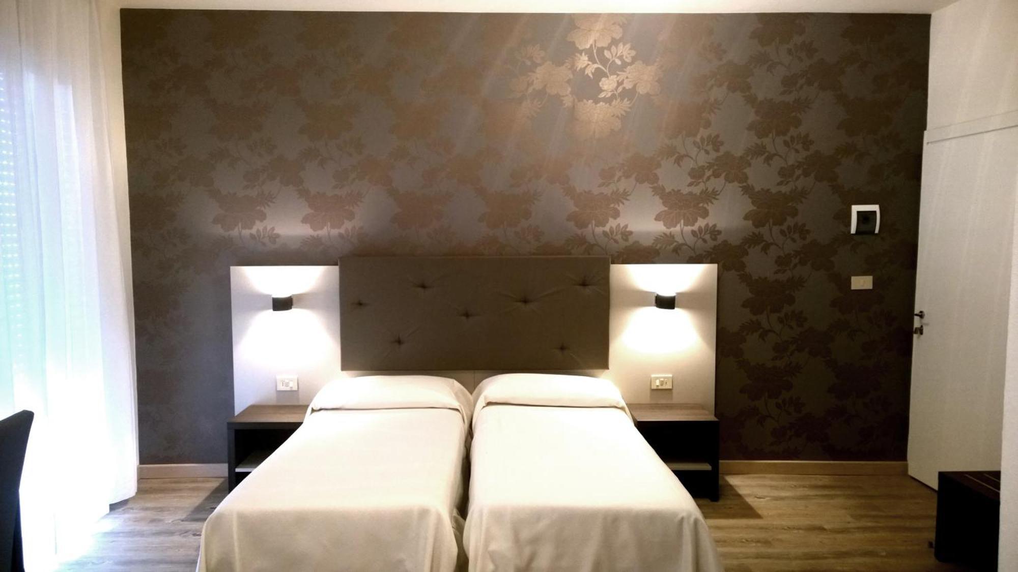 Hotel Gambrinus Lignano Sabbiadoro Cameră foto