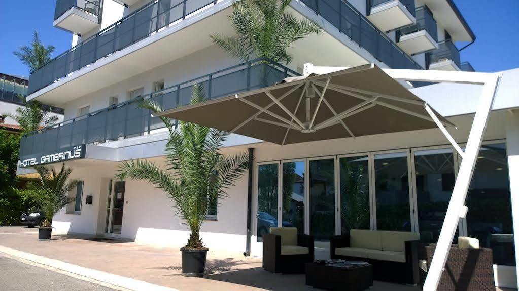 Hotel Gambrinus Lignano Sabbiadoro Exterior foto